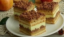 Szarlotka z kremem budyniowym