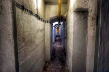 W skład naszej podróżniczej ekipy wchodzi jedna kobieta i dwóch mężczyzn, którzy lubią pobawić się w wojsko.Zwiedzanie schronów, bunkrów, fortyfikacji to coś dla nich.