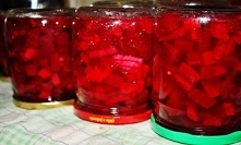 Sałatka z buraczków z papryką i cebulką