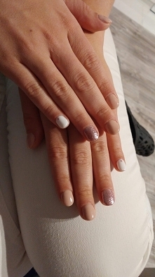 Bardzo podoba mi sie to polaczenie kolorystyczne :)