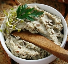 Pasta z selera i słonecznika