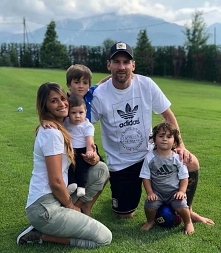 Leo Messi z rodzinką <3