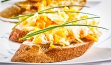 Bagietka z jajecznicą