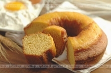 Puchowa babka cytrynowa