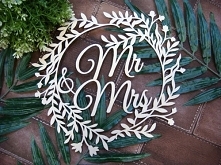 drewniany wianek z napisem, cała oferta na jotstudio.pl