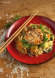 Ryż na ostro z kurczakiem teriyaki.
