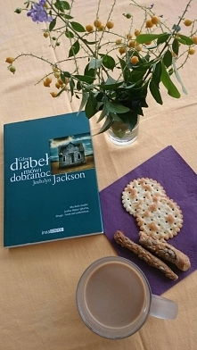 Gdzie diabeł mówi dobranoc."Osobliwi bohaterowie i błyskotliwe spostrzeżenia na temat ludzkiej natury.Najbardziej cyniczny czytelnik uśmiechnie się przewracając ostatnią st...