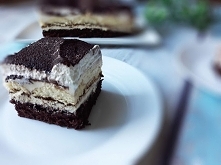 Kremowe ciasto z mocno czek...