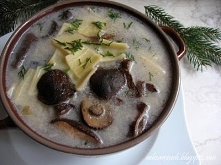 Wigilijna zupa grzybowa 


    30 dag grzybów mrożonych lub suszonych (podgrzybki, prawdziwki)
    2 marchewki
    1 pietruszka
    1/2 selera
    1 cebula
    liść laurowy
    ...