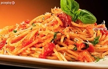 Spaghetti z sosem pomidorowym