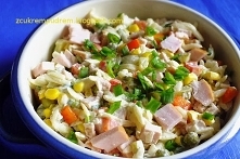 sałatka z wędzonego kurczaka i makaronu