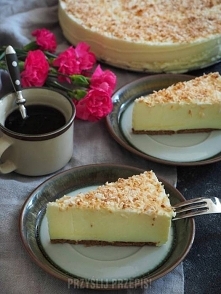 Cytrynowy puch

2 cytrynowe galaretki
100 ml śmietany kremówki
0,5 kg kremowego serka sernikowego (z wiaderka)
3 pełne łyżki cukru pudru
1 opakowanie cukru waniliowego
0,5 l wrz...