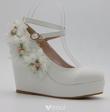 Stylowe / Modne Białe Ogród / Outdoor Buty Damskie 2018 Aplikacje Rhinestone Z Paskiem 9 cm Na Koturnie Okrągłe Toe