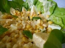 Sałatka z brokułem, jajkiem i kukurydzą

1/2 brokuła
4 jajka ugotowane na twardo
Pół puszki kukurydzy
Kilka liści sałaty
sól i pieprz

Sos Cezara
6 łyżek majonezu
2 łyżeczki mus...