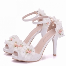 Stylowe / Modne Białe Buty Ślubne 2018 Aplikacje Rhinestone Z Paskiem 8 cm Szpilki Peep Toe Ślub Wysokie Obcasy