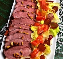 Sałatka z wędzoną piersią kaczki