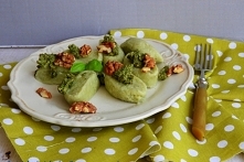 Leniwe gorgonzole z bazyliowym pesto