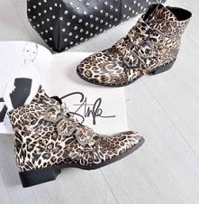 Sztyblety w Panterkę od Pantofelek24- buty z motywami zwierzęcymi są na topie w tym sezonie.