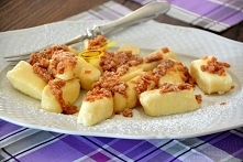 mięciutkie leniwe (z ziemniakami) 

600 gramów twarogu półtłustego
250 gramów ugotowanych ziemniaków (mogą być pozostałe z obiadu)
3 jaja
2 szczypty soli
1 szklanka mąki pszenne...