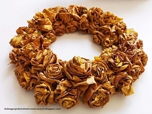 jesienny wianek z różyczek ...