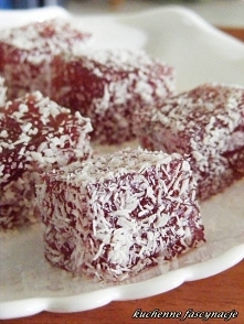 Owocowe galaretki w kokosie