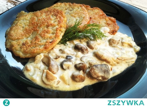 Placki ziemniaczane z sosem grzybowym