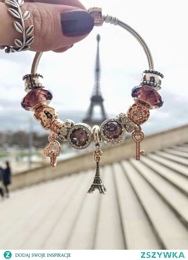 Paris .