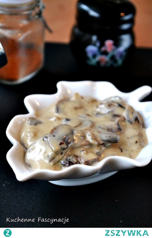sos pieczarkowy