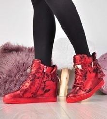 Śliczne snekaersy na koturnie od Pantofelek24 w outletowej cenie 39,90 zł za parę- klik w obrazek :)