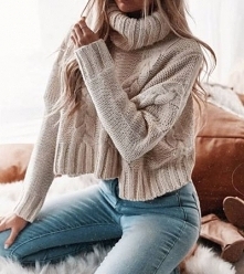 Krótki sweter z golfem