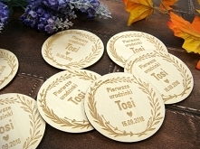 magnesy drewniane na lodówkę z okazji urodzin, więcej wzorów na stronie jotstudio.pl