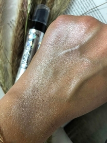 Rozświetlacze w płynie