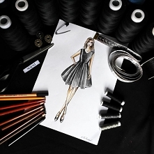 Indywidualny projekt czarnej sukni z kontrafałdami na usztywnieniu fizelinowym <3 Szycie na miarę w Sopsi! #sopsi #sopsifashion #fashion 