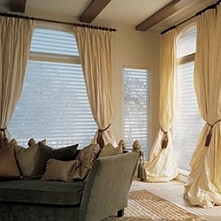 Pomysł na przytulne wnętrze w sezonie jesiennym? Zasłony Kraków ze sklepu Anigo z pewnością stworzą niepowtarzalny klimat !