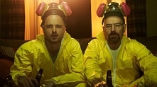 Przyznać się, kto zna tych panów? :) Jessie i Walter z serialu Breaking Bad. 
Kiedy spokojny, rodzinny człowiek, nauczyciel chemii w szkole średniej, Walter, zaczyna chorować na...