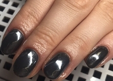 czarna hybryda i efekt Glammer Indigo w salonie Manicure „Monika”Warszawa  Rakowiecka 59 a