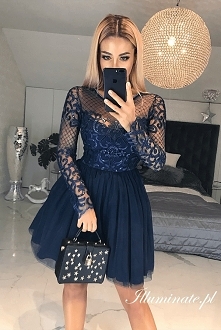 Tiulowa sukienka na studnió...