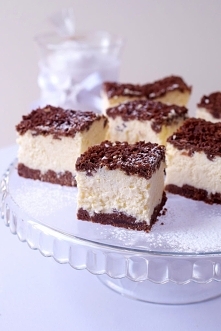 Sernik królewski z wiórkami kokosowymi