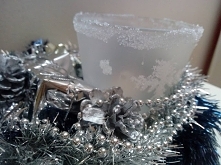 świąteczne dekoracje diy - stroiki oraz świeczka w gwiazdki ;) (klik)