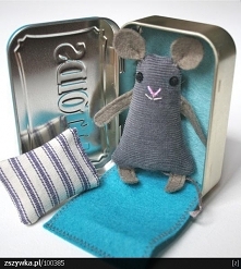 mini-maskotka-myszka-w-pudeleczku