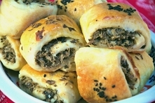 Drożdżowo – kruche paszteciki z kapustą i grzybami