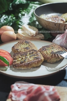 Kotlety mielone z orzechami