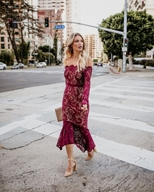 Sukienka Aubrey Burgundy z noshame.pl (klik w zdjęcie, by przejść do sklepu)