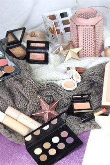 Jak kupić prezenty świąteczne i nie zbankrutować? 4 sprawdzone sposoby