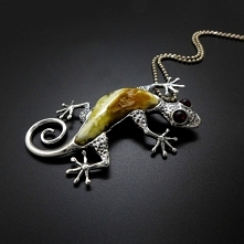 Jaszczurka wisiorek srebrny...