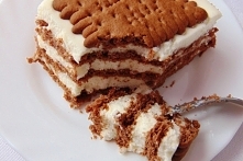 Zebra z herbatników i bitej śmietany