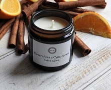Świeca sojowa "Pomarańcza z Cynamonem"

Połączenie słodkiej, rozgrzanej w słońcu, soczystej pomarańczy z wyjątkowo korzennym cynamonem, to zapach, który miło nastraja....
