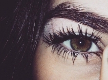Na czym polega zabieg laminowania rzęs?