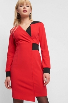 Czerwona sukienka - link w komentarzu