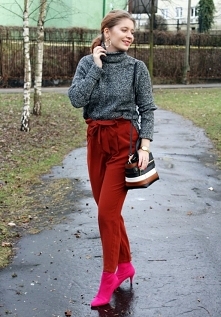 Rude spodnie i różowe botki od SecretGar z 23 stycznia - najlepsze stylizacje i ciuszki